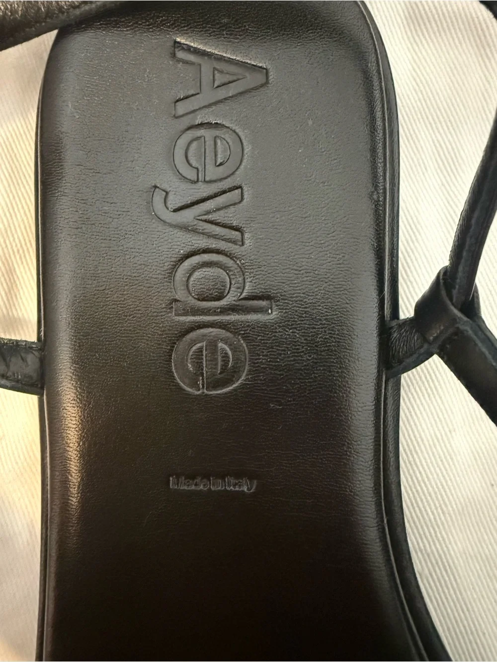 Never Worn Aeyde Nettie Leather Strap Sandals in black!